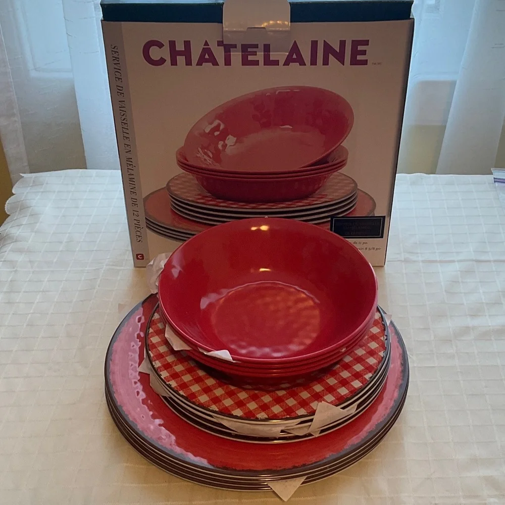 Gingham Pattern Dinnerware Set - Picture 1 of 9